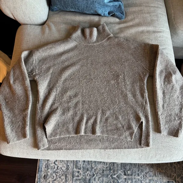 Abercrombie Classic Easy Turtleneck Sweater - Image 4