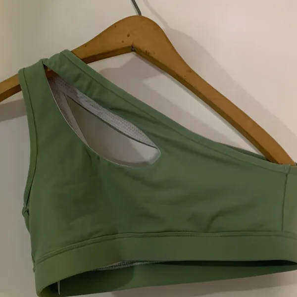Sleek Olive One-Shoulder Sports Bra - Image 3