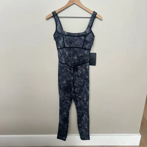Fabletics NWT Frame PowerHold Black Patterned Jumpsuit Size XS Active Leggings - Image 5