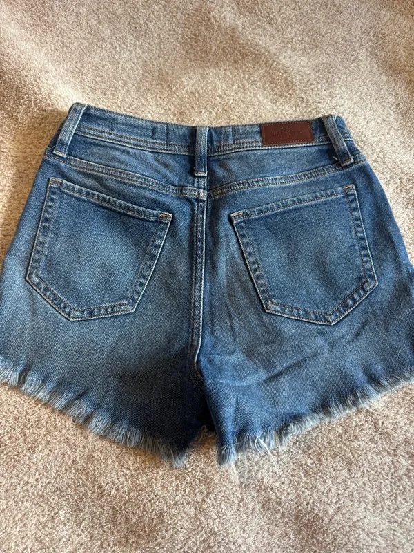 Hollister Jean Shorts - Image 3