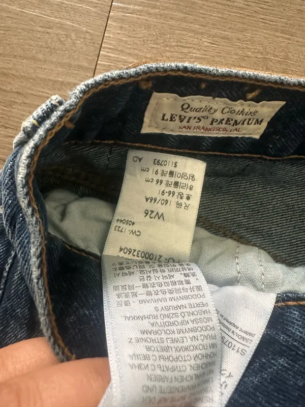 Levi’s 501 Dark Wash Denim Shorts - Image 3