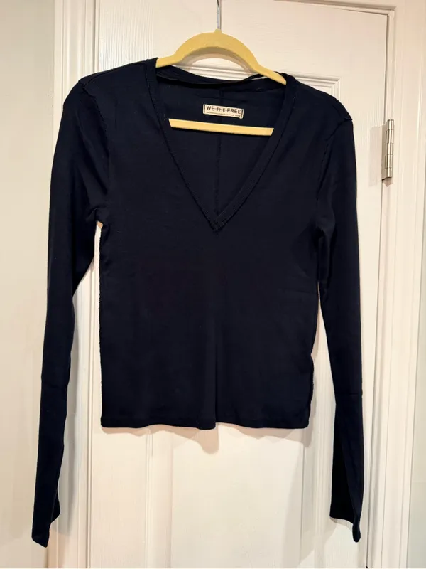 NWOT We The Free Size M Free People Ribbed V-Neck Long Sleeve Fitted Top Raw Hem - Image 3