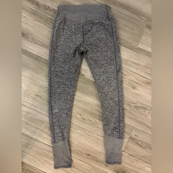 alo yoga leggings - Image 4