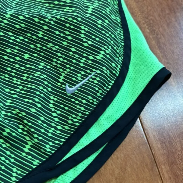 Nike‎ Dri-FIT Tempo Running Shorts Womens Neon Green Black Geometric XS - Image 2