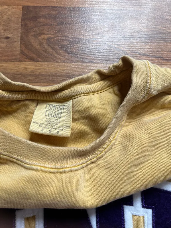 Uni yellow and purple crewneck comfort colors - Image 3