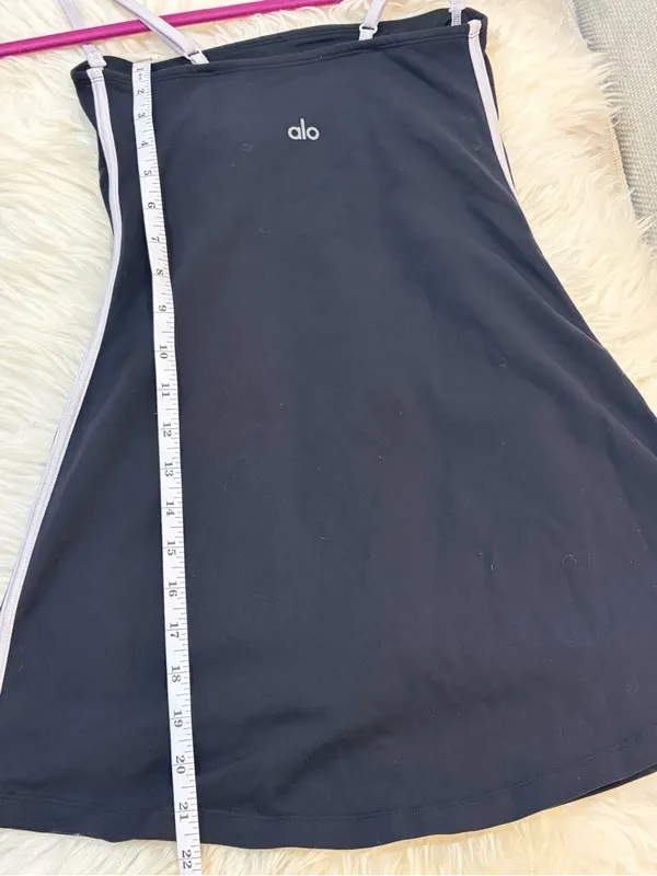 Alo Yoga Airbrush Streamlined Dress in black with white contrast piping Size XS - Image 8