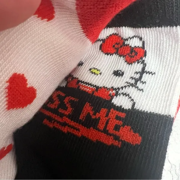 NWT Hello‎ Kitty Sanrio socks Valentine’s Day theme - Image 3