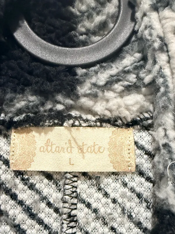 Altar’d State Black / Grey Sherpa Quarter Zip Crop Pullover Size L - Image 3