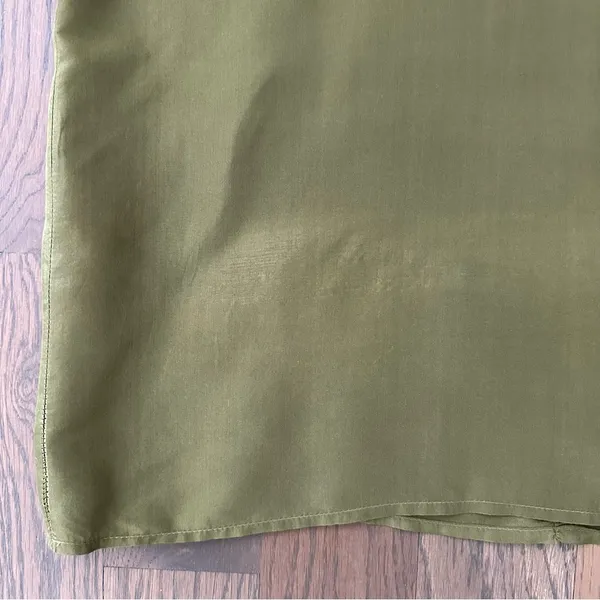 Vintage Round Neck Short Sleeve 100% Silk Blouse in Olive Green Size Large - Image 5
