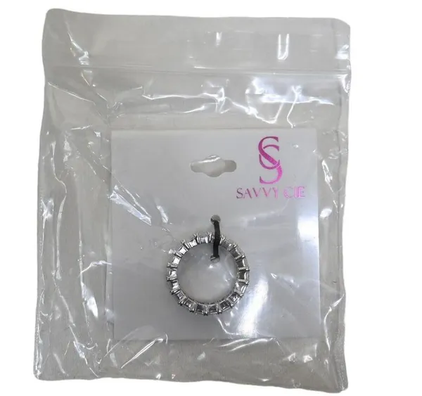 SAVVY CIE JEWELS Sterling Silver Bold Baguette CZ Ring Size 8 NEW - Image 3