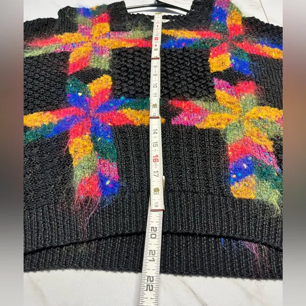 Vintage Knitting needles Hand Knit Quilt Pattern Fuzzy Crewneck sweater size M - Image 6