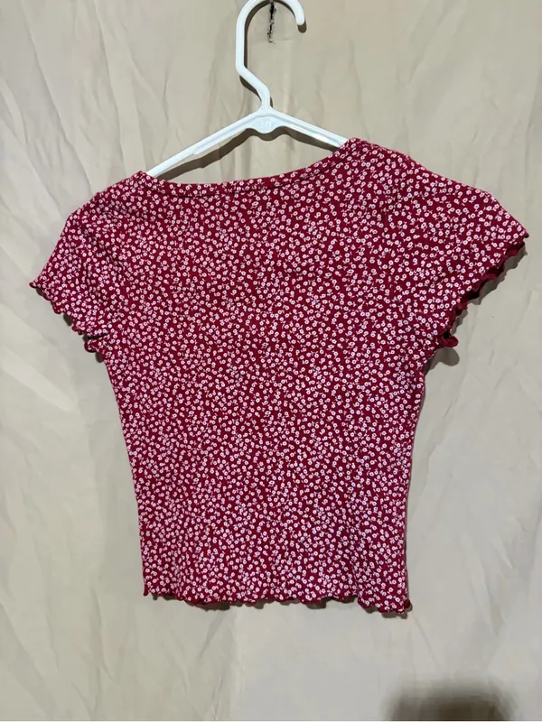 Brandy Melville T-shirt - Image 3