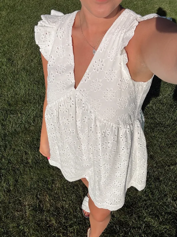 WHITE EYELET MINI DRESS Size M - Image 3
