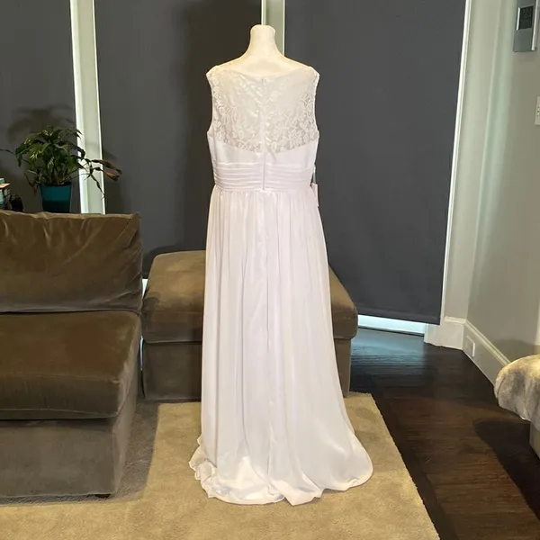 Women’s Full Length Chiffon White Wedding or Special Event Dress Size 16 NWT - Image 5