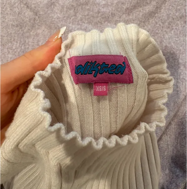 White Turtleneck Ribbed Sweater - Image 3