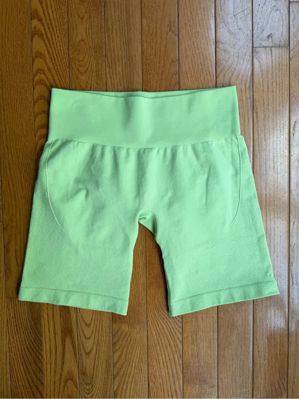 NVGTN Pastel Lime Green Seamless Biker Shorts High Waist Contour Knit Size Small - Image 2