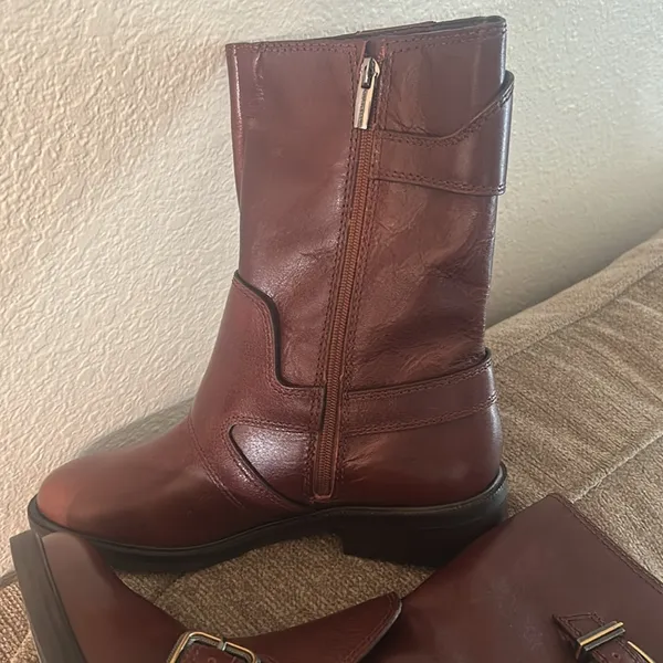 VINCE CAMUTO BOOTS - Image 2