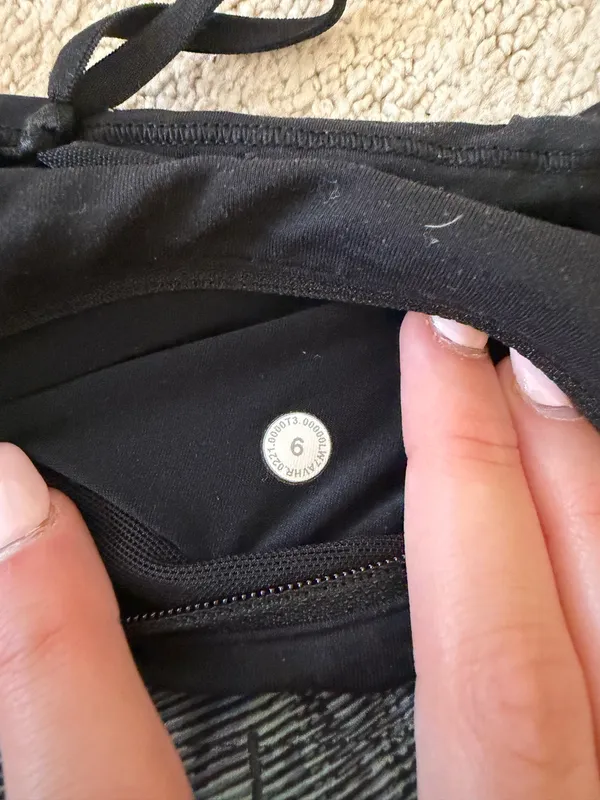 Lululemon Shorts Speed Up 2.5" - Image 2