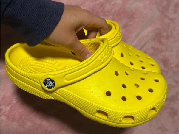 Yellow crocs - Image 4