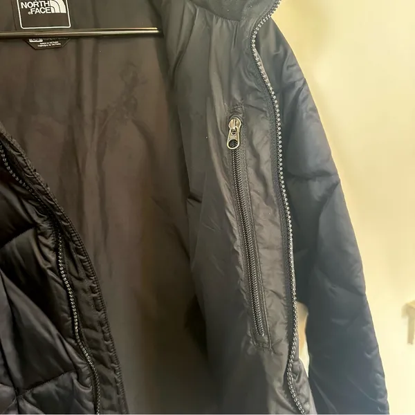 The North Face Women’s 550 Black Insulated Puffer Jacket - Size: Large - Image 8