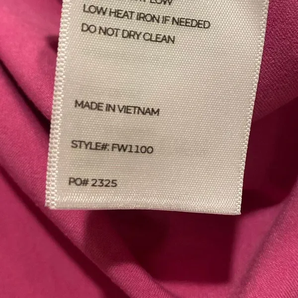 Figs scrub top size small - Image 6