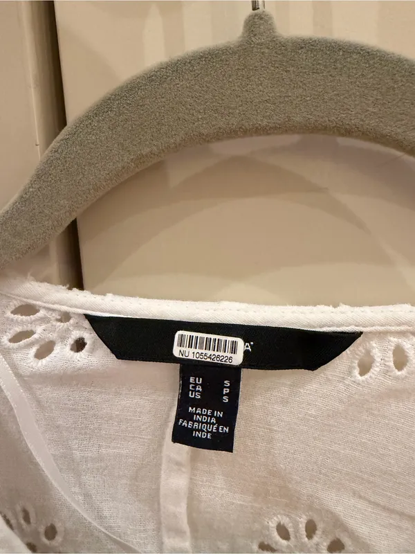 Vero Moda Cropped White Eyelet Top - Image 3