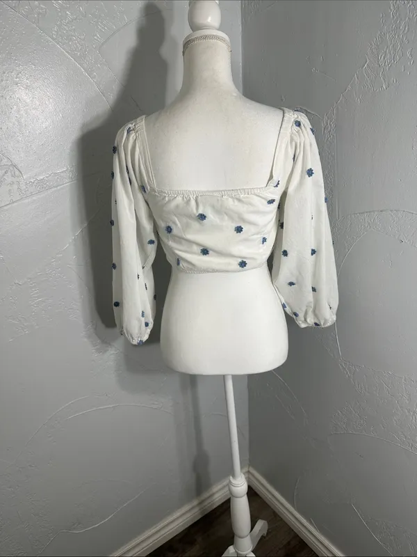 FARM Rio White Puff-Sleeve Crop Top with Blue flowers Print. - Image 9