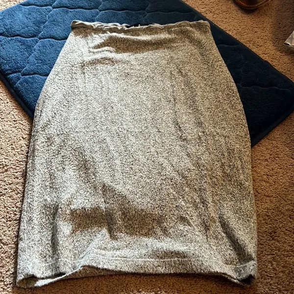 ‎Lulus small grey skirt - Image 3