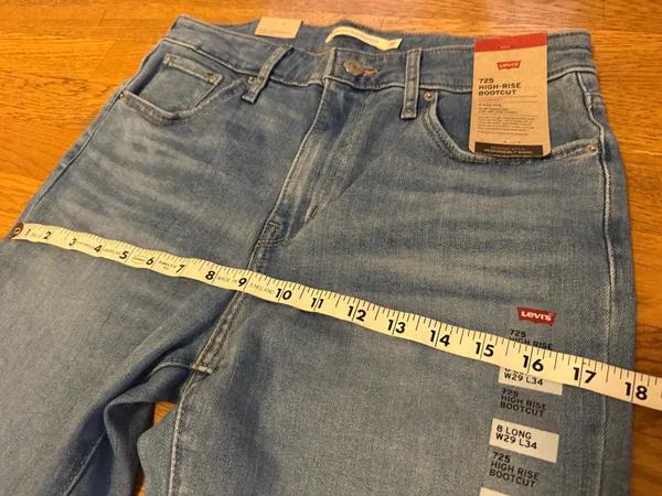 Levi's 725 high rise Women's bootcut Jeans size 29 - Image 9