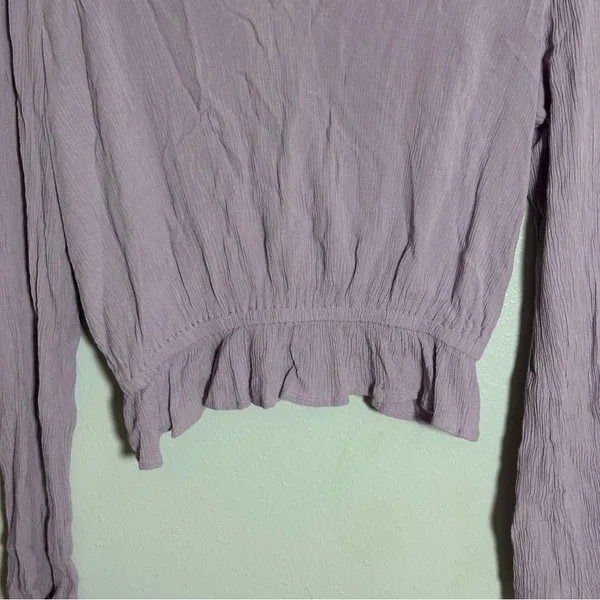 Express Women‎ Peplum Lilac Purple Long Sleeve Blouse V-Neck size Small - Image 3