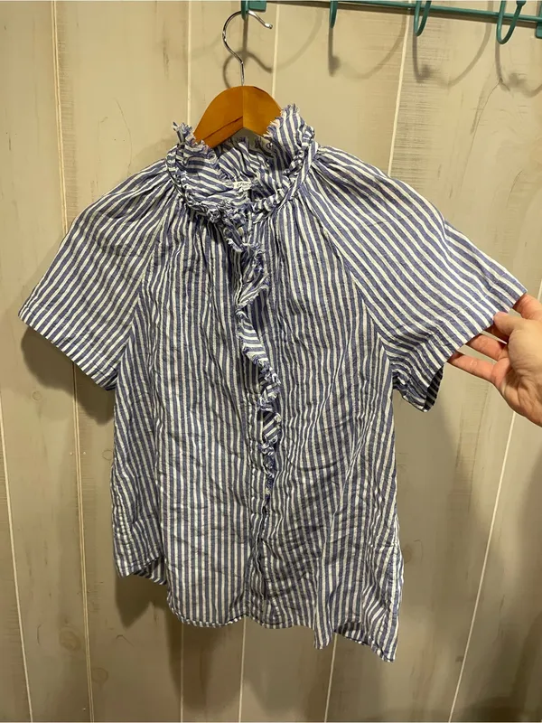 Cute Chicos classic ruffle raw collar button front blouse breezy poet - Image 5