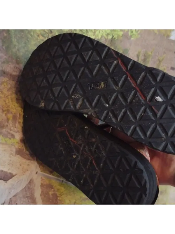 TEVA mauve sandals size 9.5? - Image 4