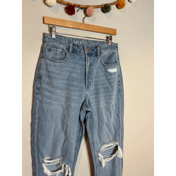 American Eagle distressed Mom jeans - Image 4