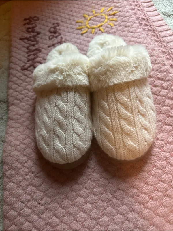 Never worn! Cozy Cable-Knit jcrew Cream Fleece-Lined Women's Slippers - Image 2