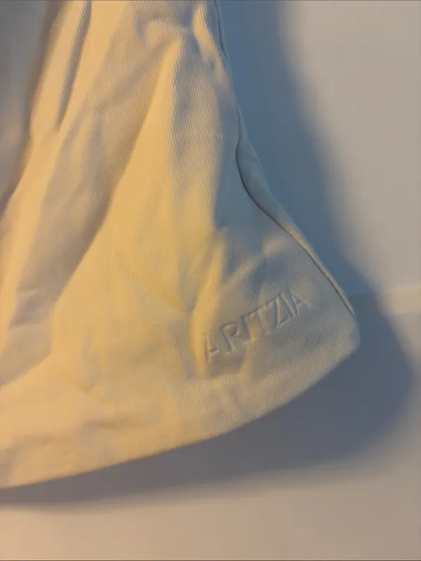 Aritzia Crop top - Image 2