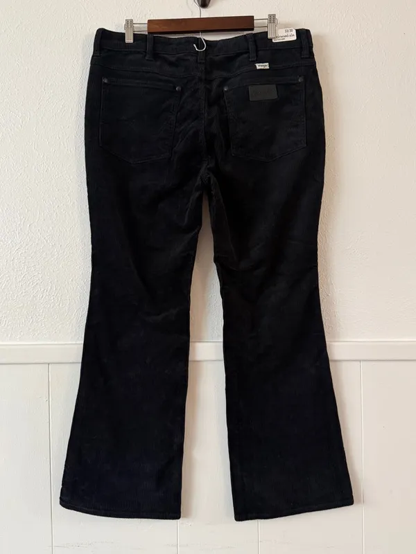 Wrangler Westward 626 Women’s 33x30 High Rise Bootcut Corduroy Pants Black - Image 3