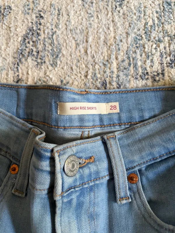 Levi’s High-Rise Shorts Denim - Image 3