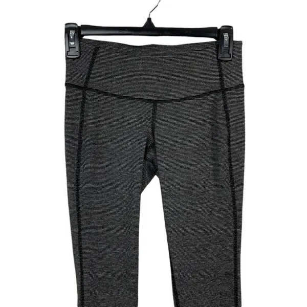 Old Navy Leggings Small Gray‎ High Rise Workout Comfy Activewear - Image 2