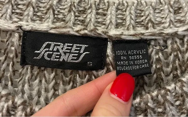 Street Scenes Vintage Patterned Knit Sweater - Image 6