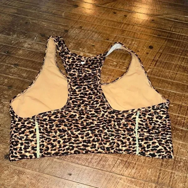 Fabletics L Athleisure cheetah on the go high impact sports bra - Image 3