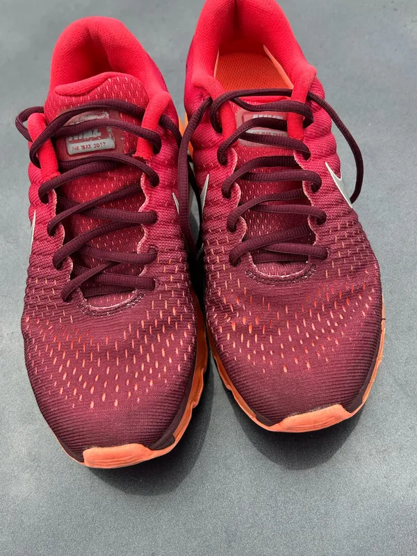 Nike Air Max Women’s size 7  night maroon  - Image 4
