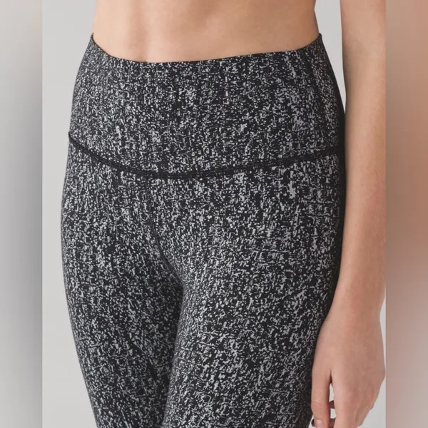 Lululemon High Times Pant‎ Luon Suited Jacquard Black White Size 6 - Image 9