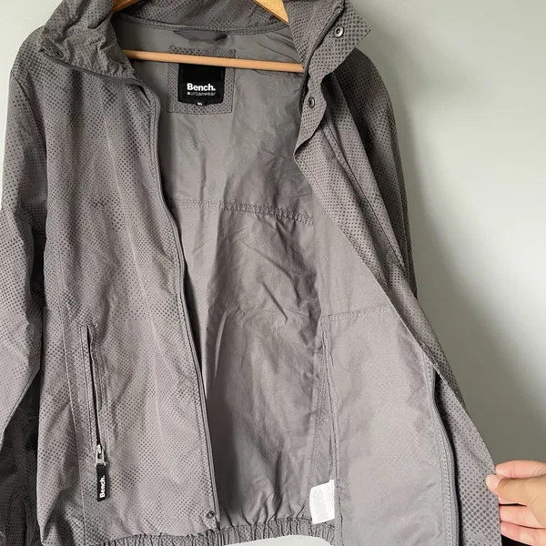 Bench Urbanwear Windbreaker Rain Jacket Coat Full Zip Hooded Gray Size Large - Image 9