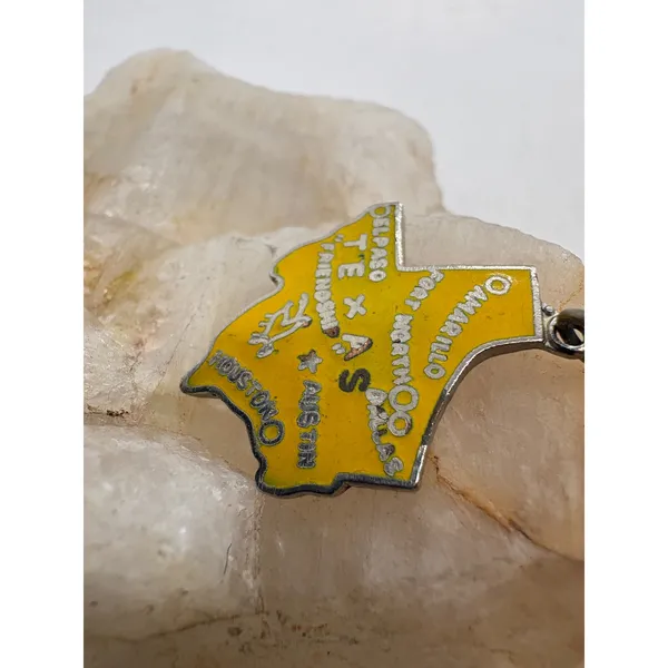 Vintage Texas State Map Charm Yellow Enamel Silver Tone Japan Souvenir 3.8g - Image 2