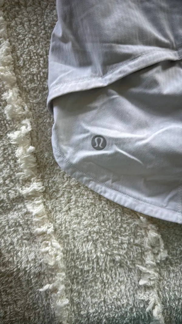 Lululemon Shorts Speed Up 2.5" White - Image 4