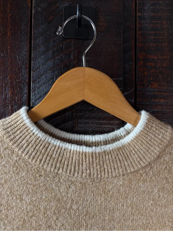 H&M Beige Cozy Dolman Sleeve Sweater Medium - Image 4