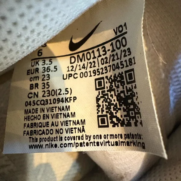 Nike Women's Air Force 1 Platform Sneaker Shoes in size 6 - Image 7