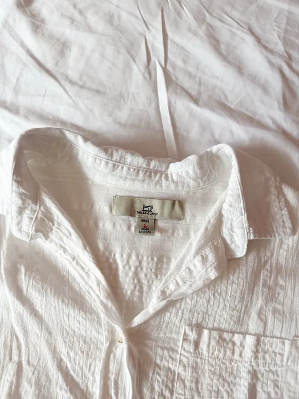 Thread + Supply White Button Down Short Sleeve Blouse Size Small - Image 3