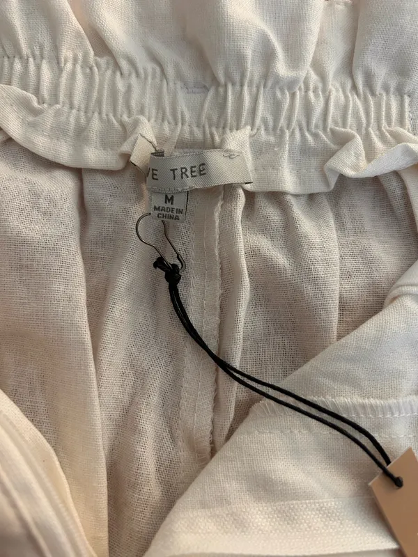 White Linen Shorts Size M - Image 3