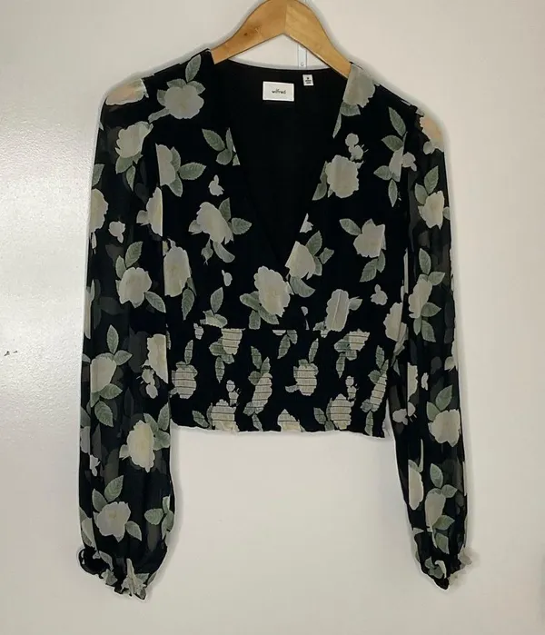 Wilfred Wistful Blouse Smocked V-neck blouse - Image 2